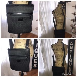 💯%Authentic Michael Kors Black Crossbody Handbag